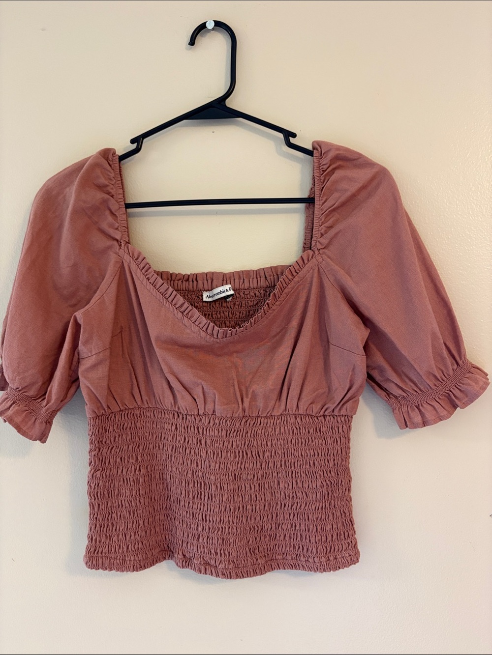 Abercrombie & Fitch Women’s M Mauve Smocked Puff Sleeve Cropped Top